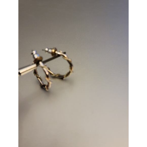 Silver spiral twist earrings - Picture 4 of 5